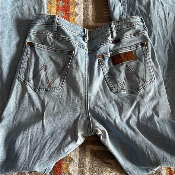 Wrangler trumpet flare 31x34 - Picture 4 of 12